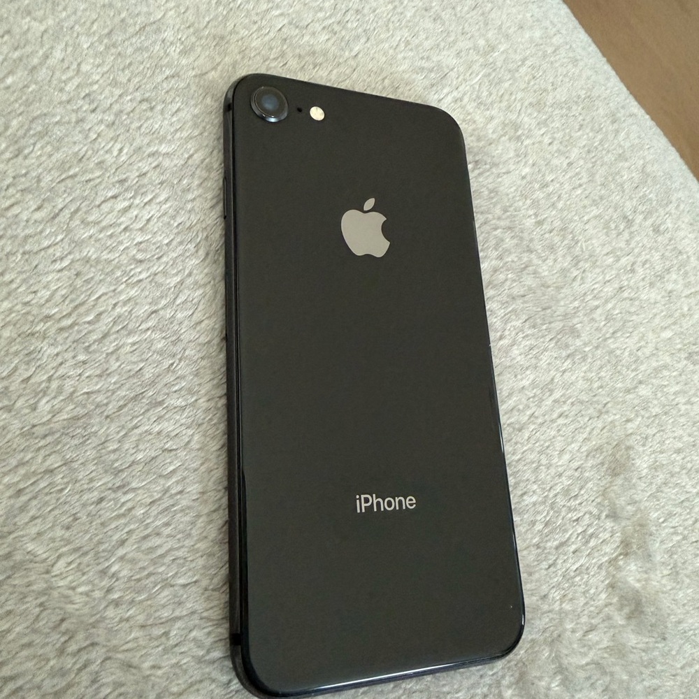 iphone 8 unlocked - Picture 2 of 6